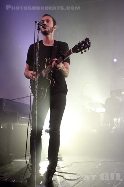 EDITORS - 2013-10-21 - PARIS - Le Trianon - Thomas Michael Henry Smith